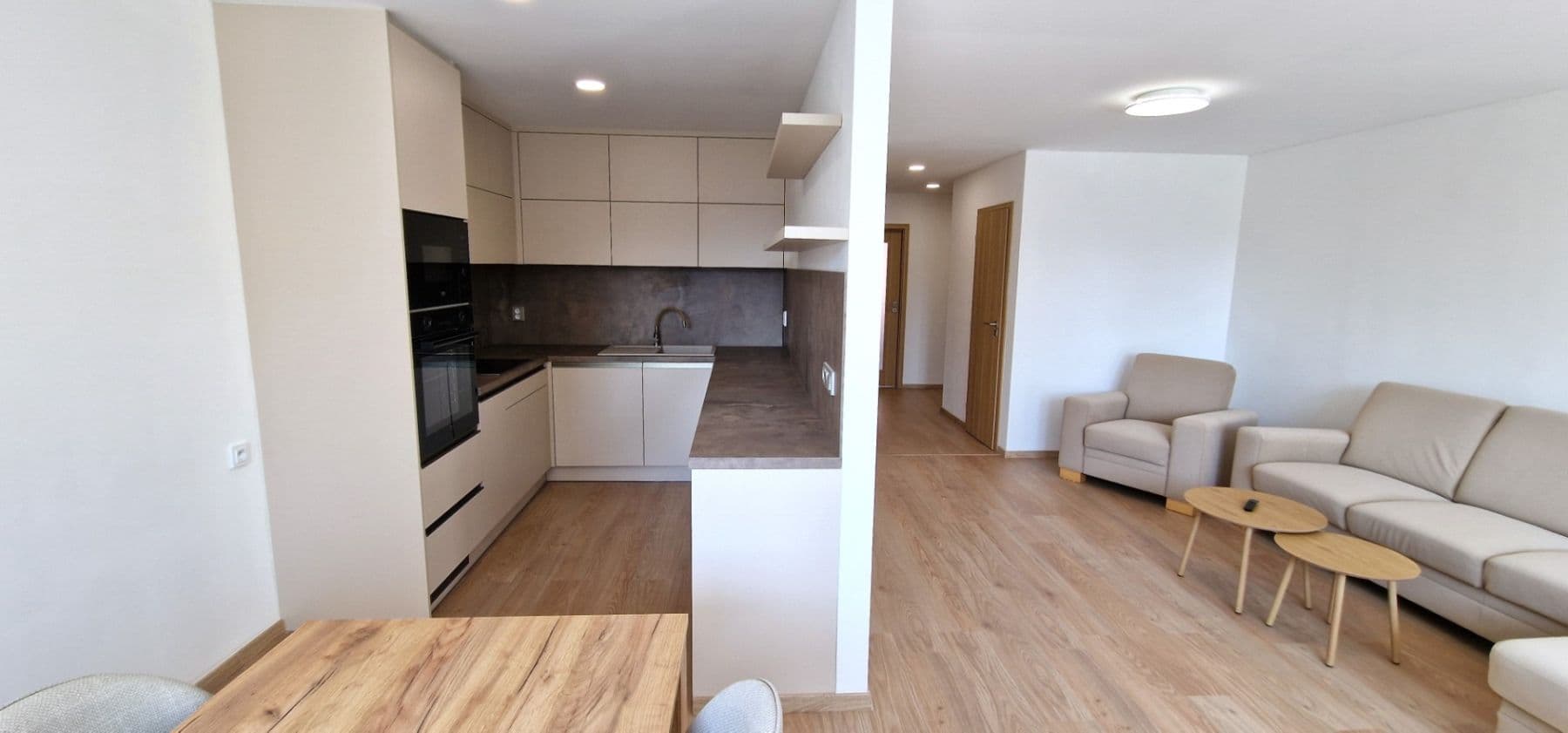 3 bedroom flat to rent, 70 m², Tovární, Beroun, Středočeský Region 3 bedroom flat to rent, 70 m², Tovární, Beroun, Středočeský Region