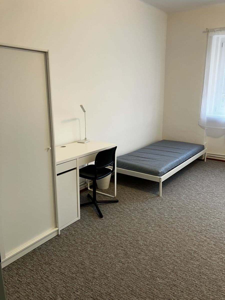 3 bedroom flat to rent, 85 m², Krkoškova, Brno, Jihomoravský Region 3 bedroom flat to rent, 85 m², Krkoškova, Brno, Jihomoravský Region