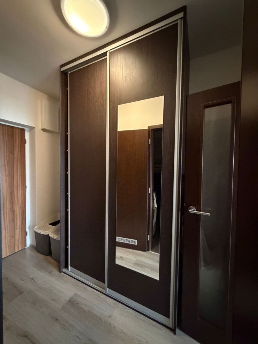 Studio flat to rent, 35 m², Jana Masaryka, Hradec Králové, Královéhradecký Region Studio flat to rent, 35 m², Jana Masaryka, Hradec Králové, Královéhradecký Region