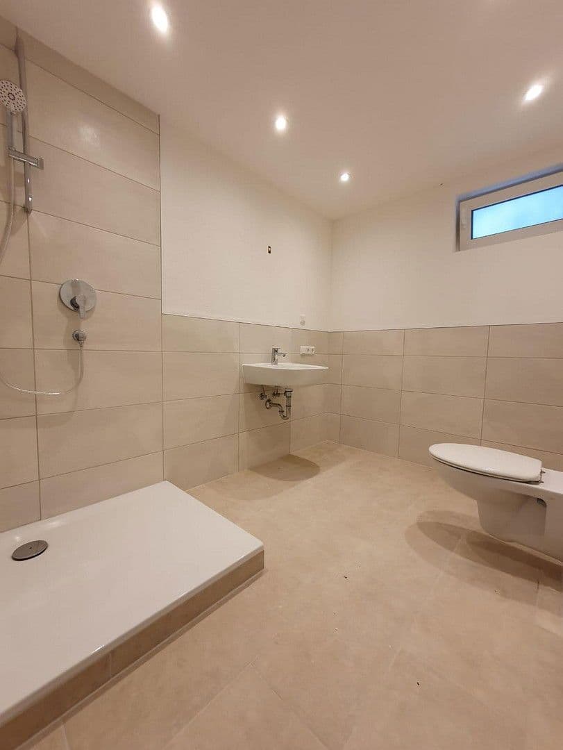 1 bedroom with open-plan kitchen flat to rent, 105 m², Balingen, Baden-Württemberg 1 bedroom with open-plan kitchen flat to rent, 105 m², Balingen, Baden-Württemberg