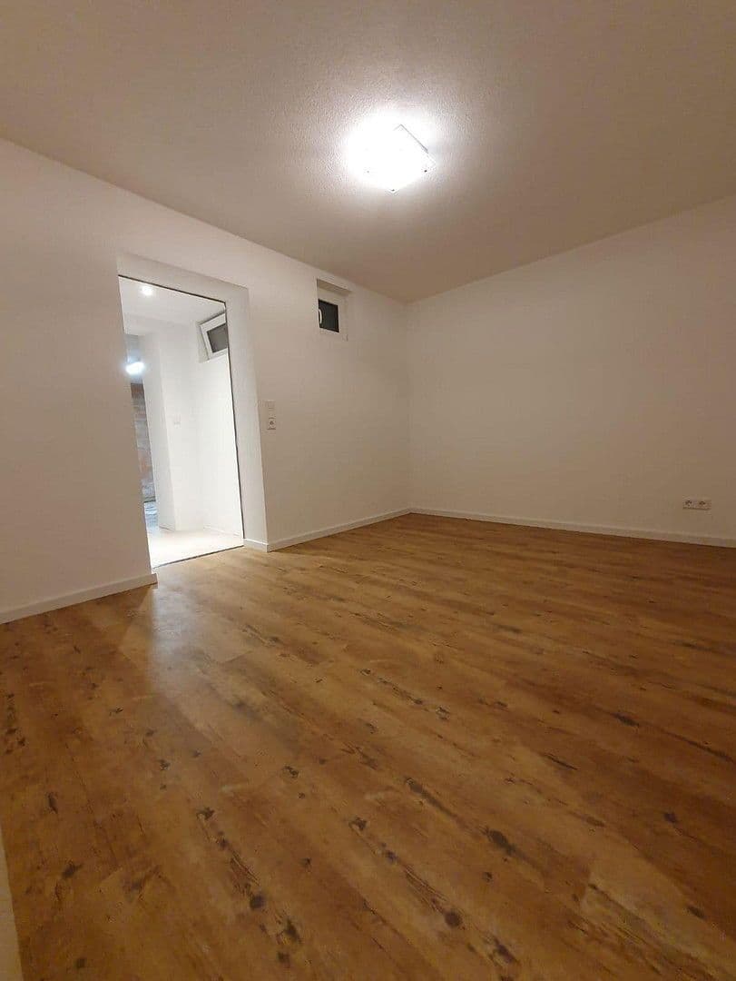 1 bedroom with open-plan kitchen flat to rent, 105 m², Balingen, Baden-Württemberg 1 bedroom with open-plan kitchen flat to rent, 105 m², Balingen, Baden-Württemberg