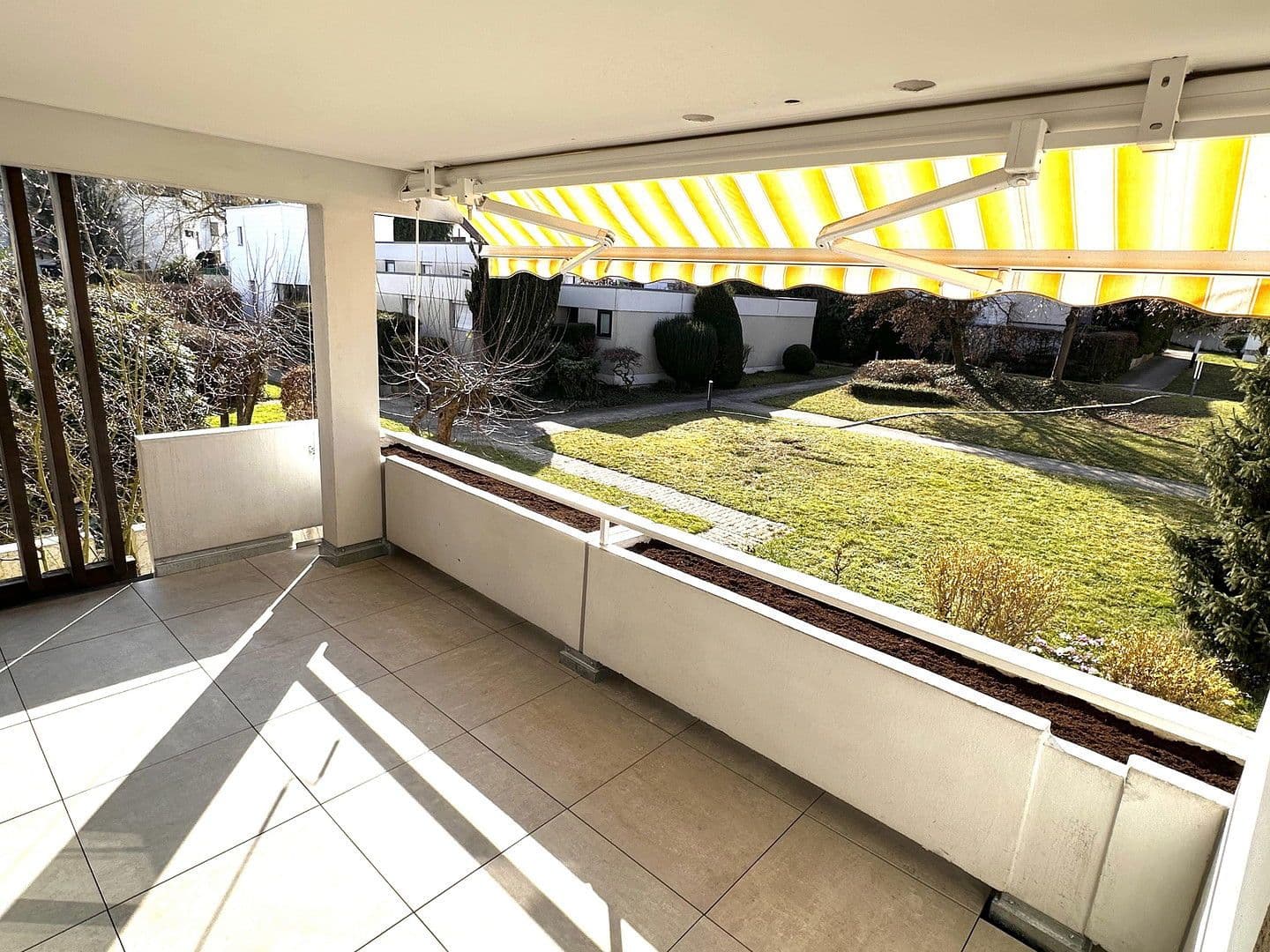 4 bedroom with open-plan kitchen flat for sale, 124 m², Kastenackerweg 10, Esslingen am Neckar, Baden-Württemberg 4 bedroom with open-plan kitchen flat for sale, 124 m², Kastenackerweg 10, Esslingen am Neckar, Baden-Württemberg