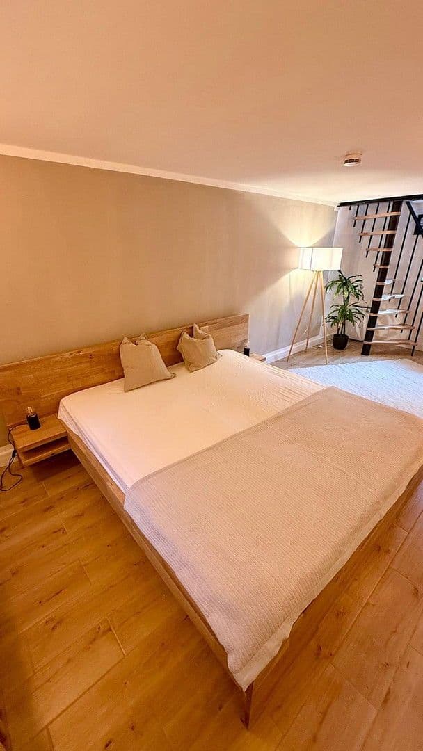 1 bedroom with open-plan kitchen flat to rent, 60 m², Köln, North Rhine-Westphalia 1 bedroom with open-plan kitchen flat to rent, 60 m², Köln, North Rhine-Westphalia