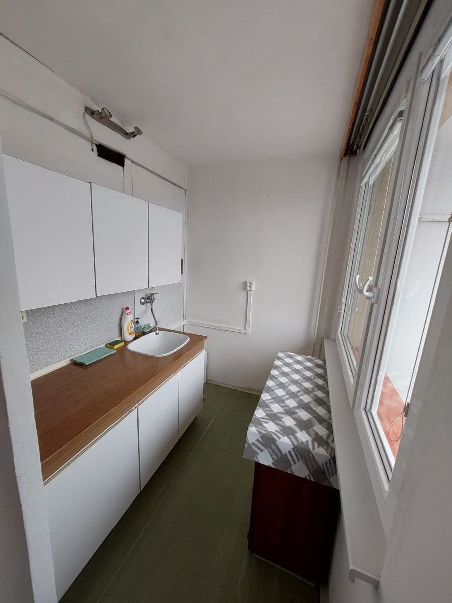 Studio flat to rent, 28 m², Palackého třída, Pardubice, Pardubický Region Studio flat to rent, 28 m², Palackého třída, Pardubice, Pardubický Region