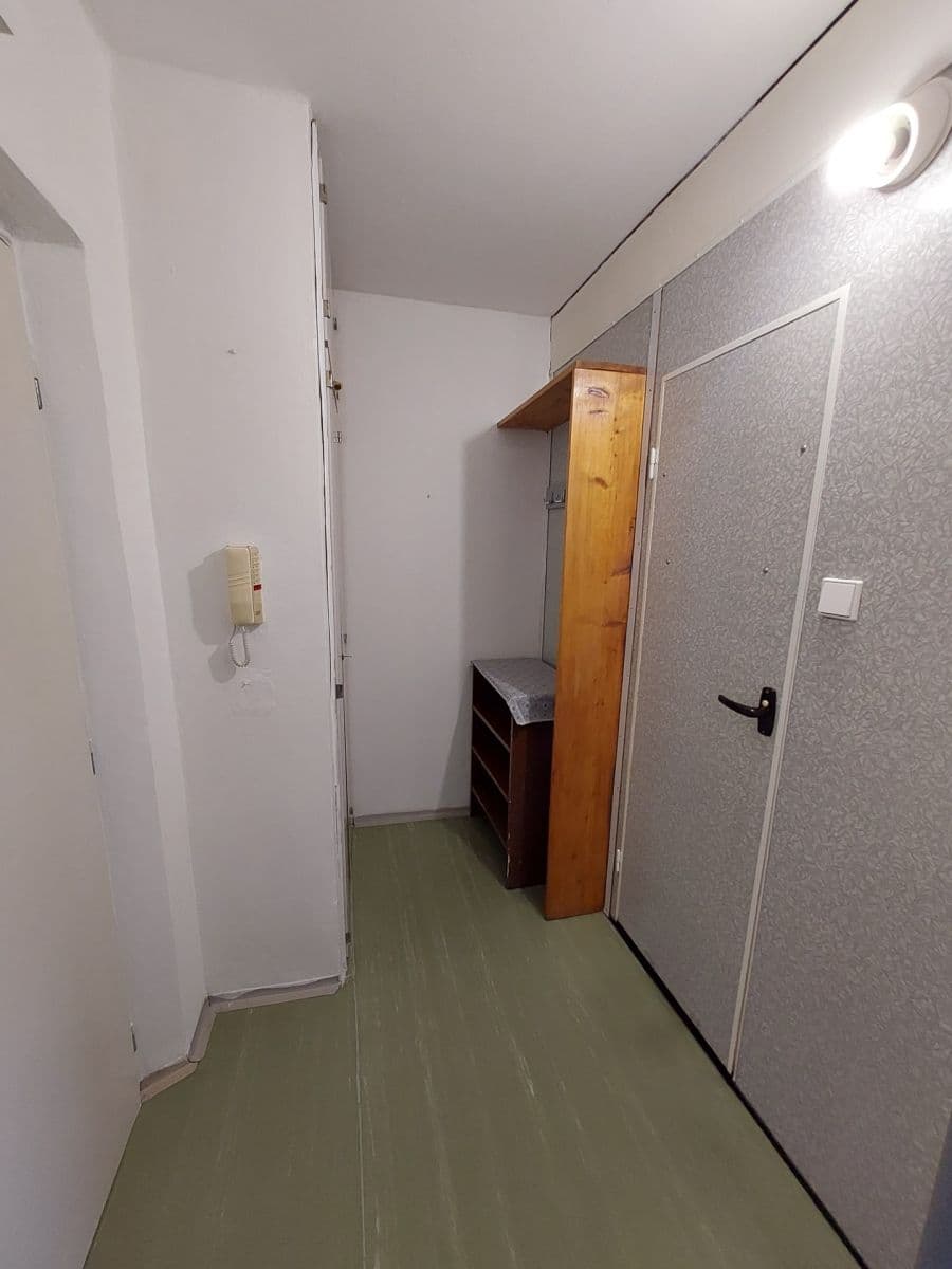 Studio flat to rent, 28 m², Palackého třída, Pardubice, Pardubický Region Studio flat to rent, 28 m², Palackého třída, Pardubice, Pardubický Region