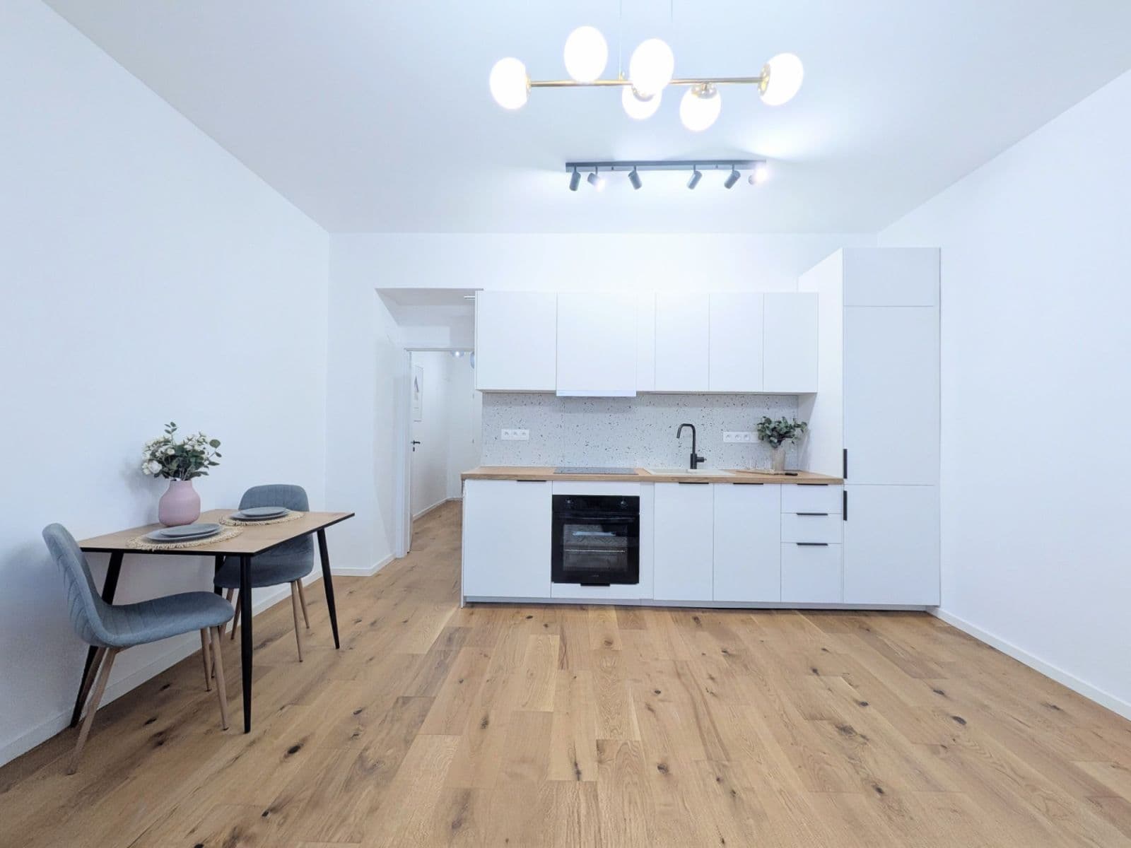 Studio flat to rent, 30 m², Petrohradská, Prague, Prague Studio flat to rent, 30 m², Petrohradská, Prague, Prague