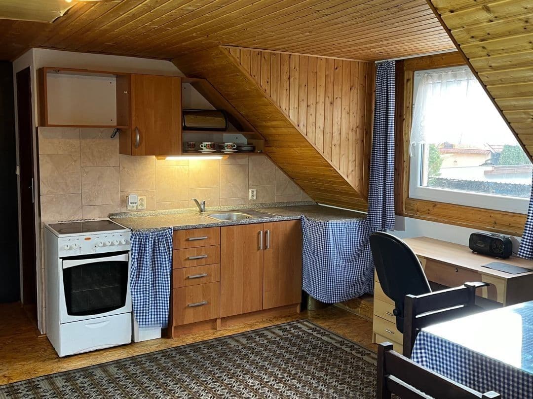 3 bedroom flat to rent, 86 m², Oseček, Středočeský Region 3 bedroom flat to rent, 86 m², Oseček, Středočeský Region