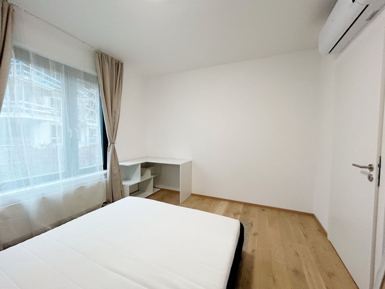 1 bedroom with open-plan kitchen flat to rent, 59 m², Sokolova, Prague, Prague 1 bedroom with open-plan kitchen flat to rent, 59 m², Sokolova, Prague, Prague