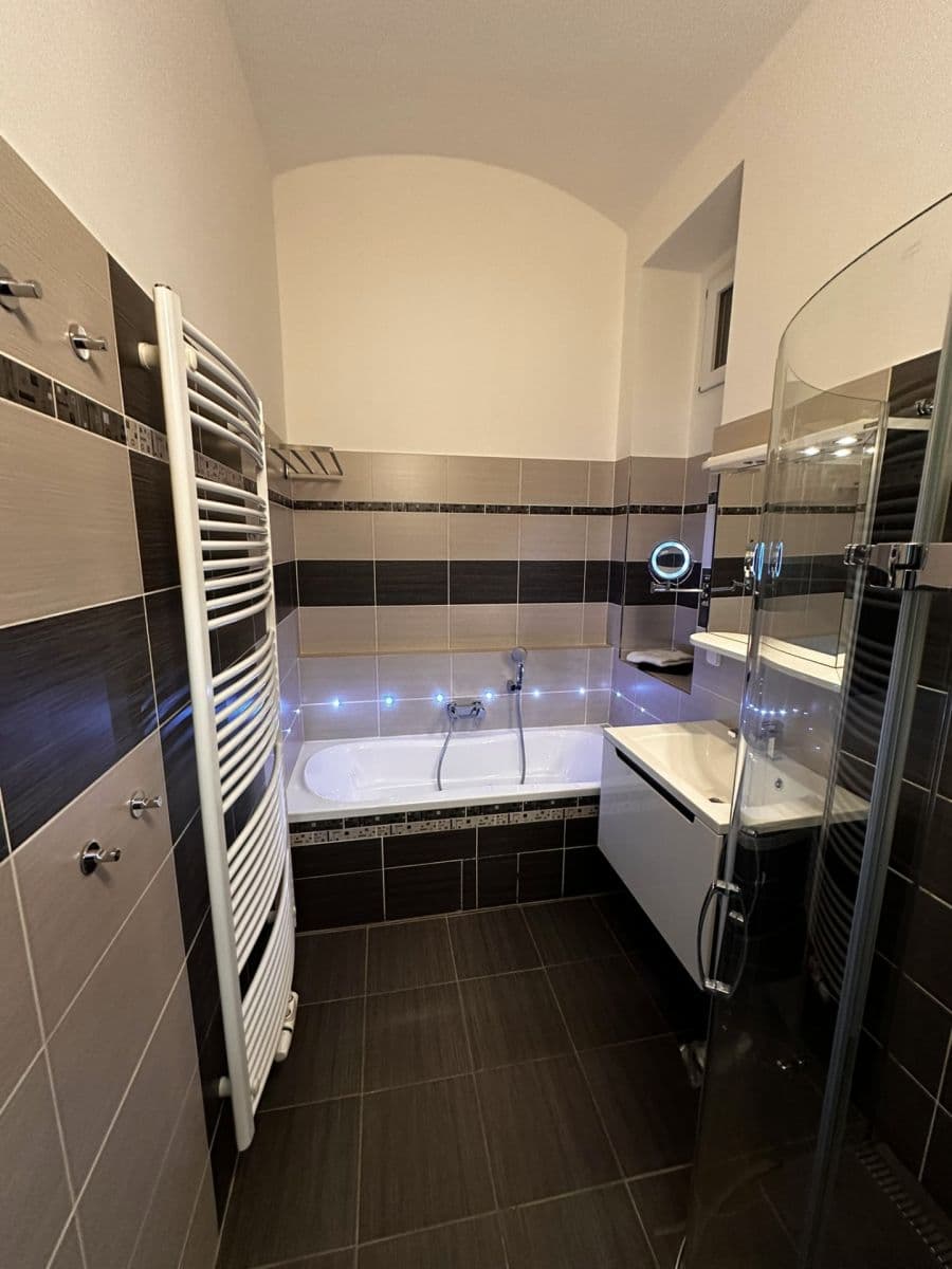 3 bedroom flat to rent, 110 m², Budečská, Prague, Prague 3 bedroom flat to rent, 110 m², Budečská, Prague, Prague