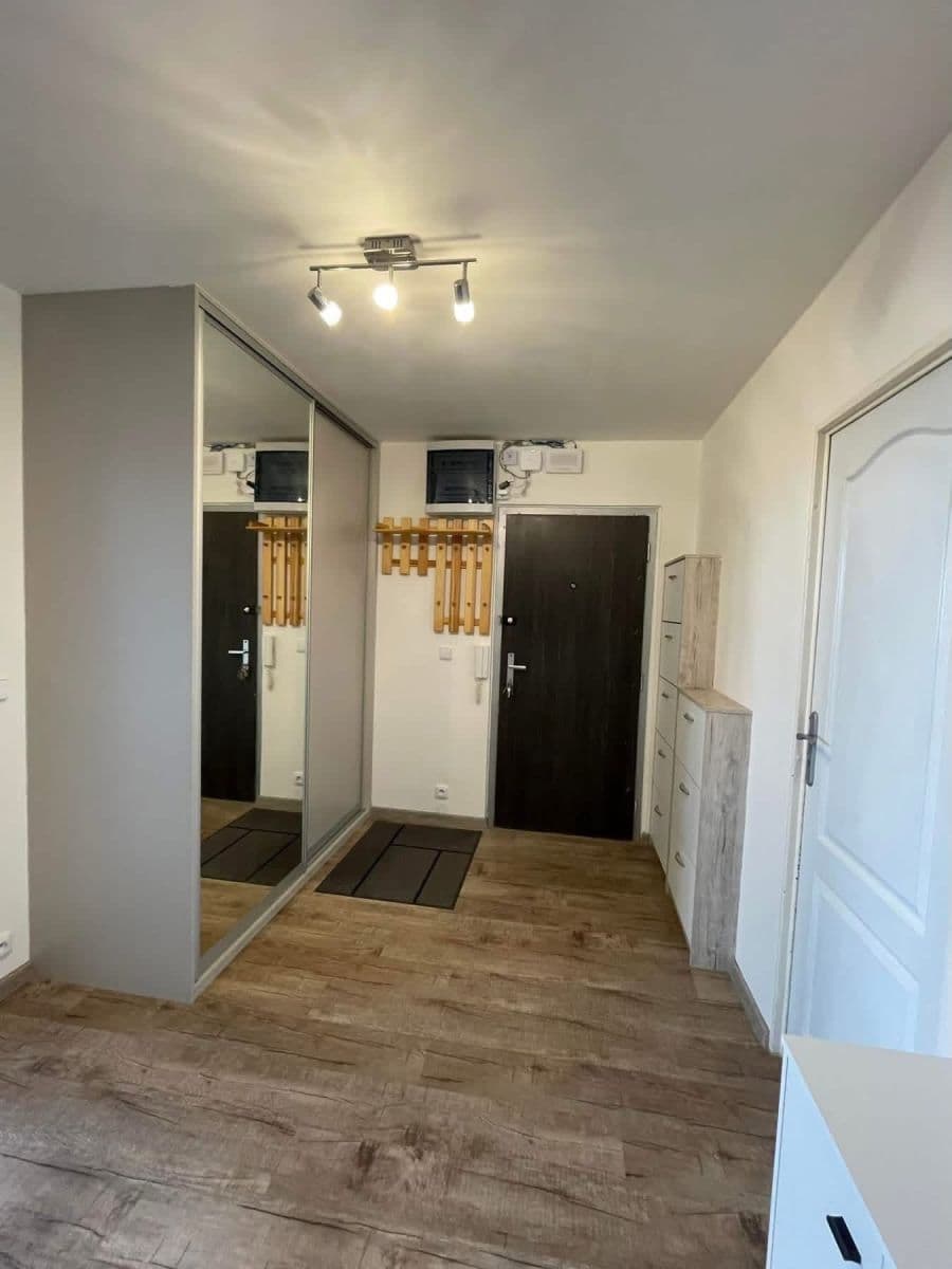 2 bedroom with open-plan kitchen flat to rent, 67 m², Na Cihelně, Český Brod, Středočeský Region 2 bedroom with open-plan kitchen flat to rent, 67 m², Na Cihelně, Český Brod, Středočeský Region