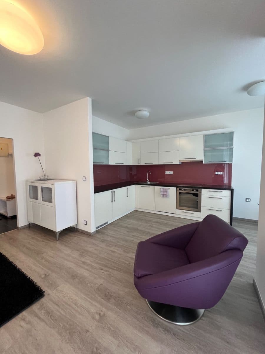 Studio flat to rent, 43 m², Březnická, Zlín, Zlínský Region Studio flat to rent, 43 m², Březnická, Zlín, Zlínský Region