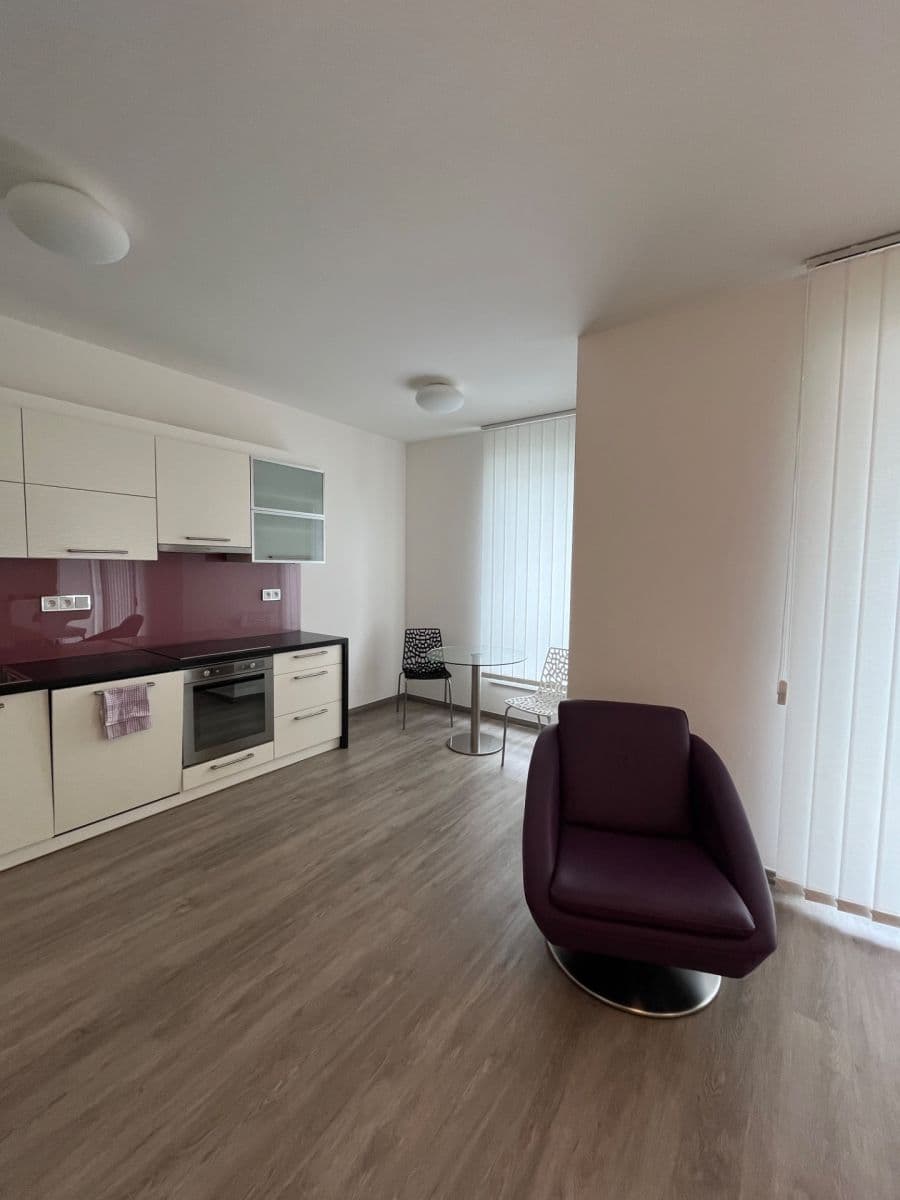 Studio flat to rent, 43 m², Březnická, Zlín, Zlínský Region Studio flat to rent, 43 m², Březnická, Zlín, Zlínský Region