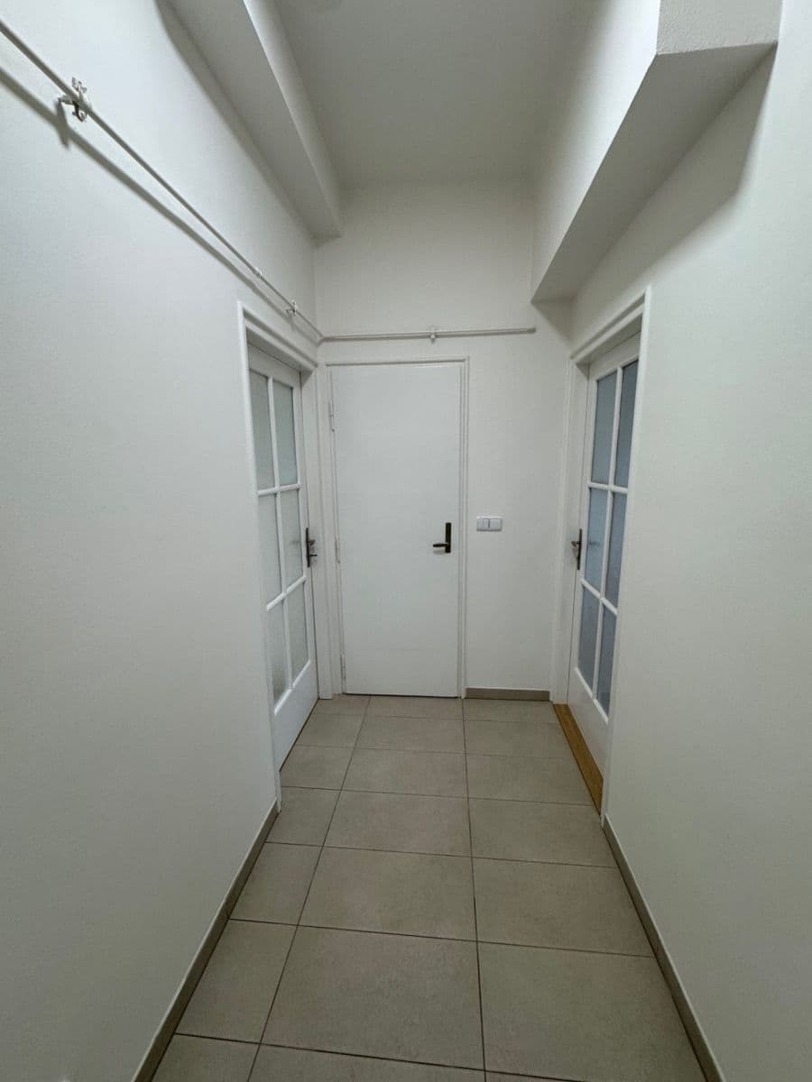 2 bedroom flat to rent, 48 m², U Krčské vodárny, Prague, Prague 2 bedroom flat to rent, 48 m², U Krčské vodárny, Prague, Prague