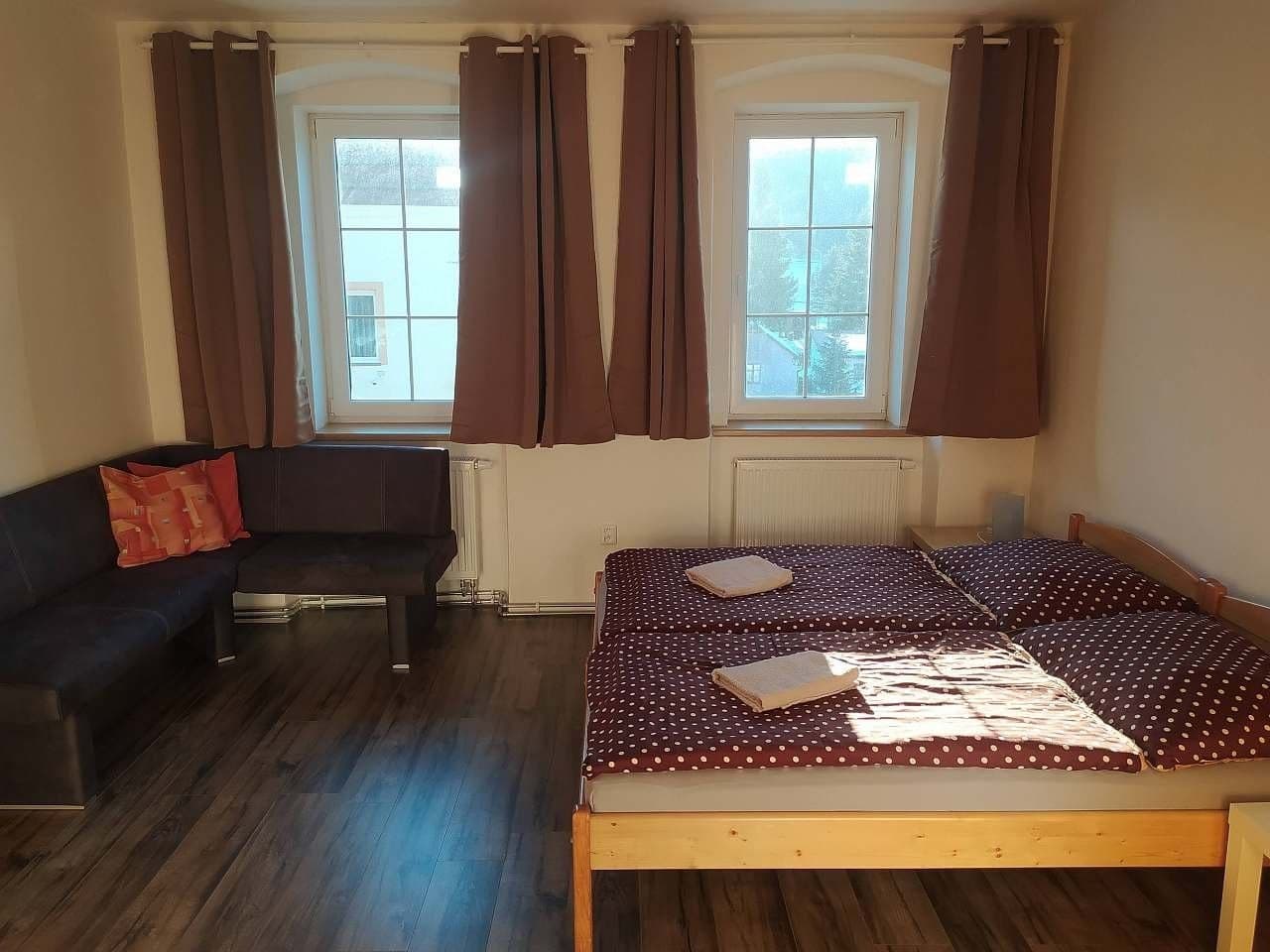 4 bedroom with open-plan kitchen flat for sale, 100 m², Karlovarská, Pernink, Karlovarský Region 4 bedroom with open-plan kitchen flat for sale, 100 m², Karlovarská, Pernink, Karlovarský Region