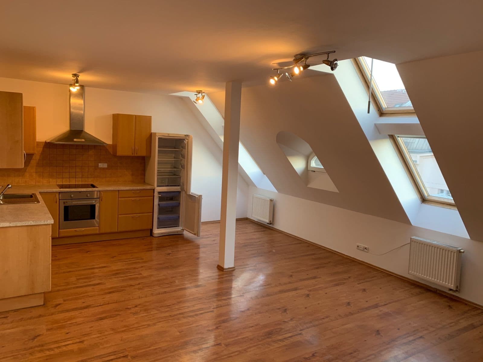 1 bedroom with open-plan kitchen flat to rent, 60 m², Farského, Prague, Prague 1 bedroom with open-plan kitchen flat to rent, 60 m², Farského, Prague, Prague