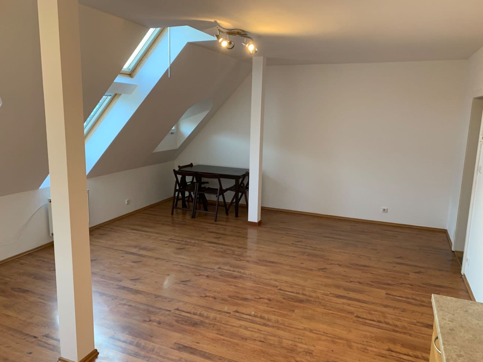 1 bedroom with open-plan kitchen flat to rent, 60 m², Farského, Prague, Prague 1 bedroom with open-plan kitchen flat to rent, 60 m², Farského, Prague, Prague