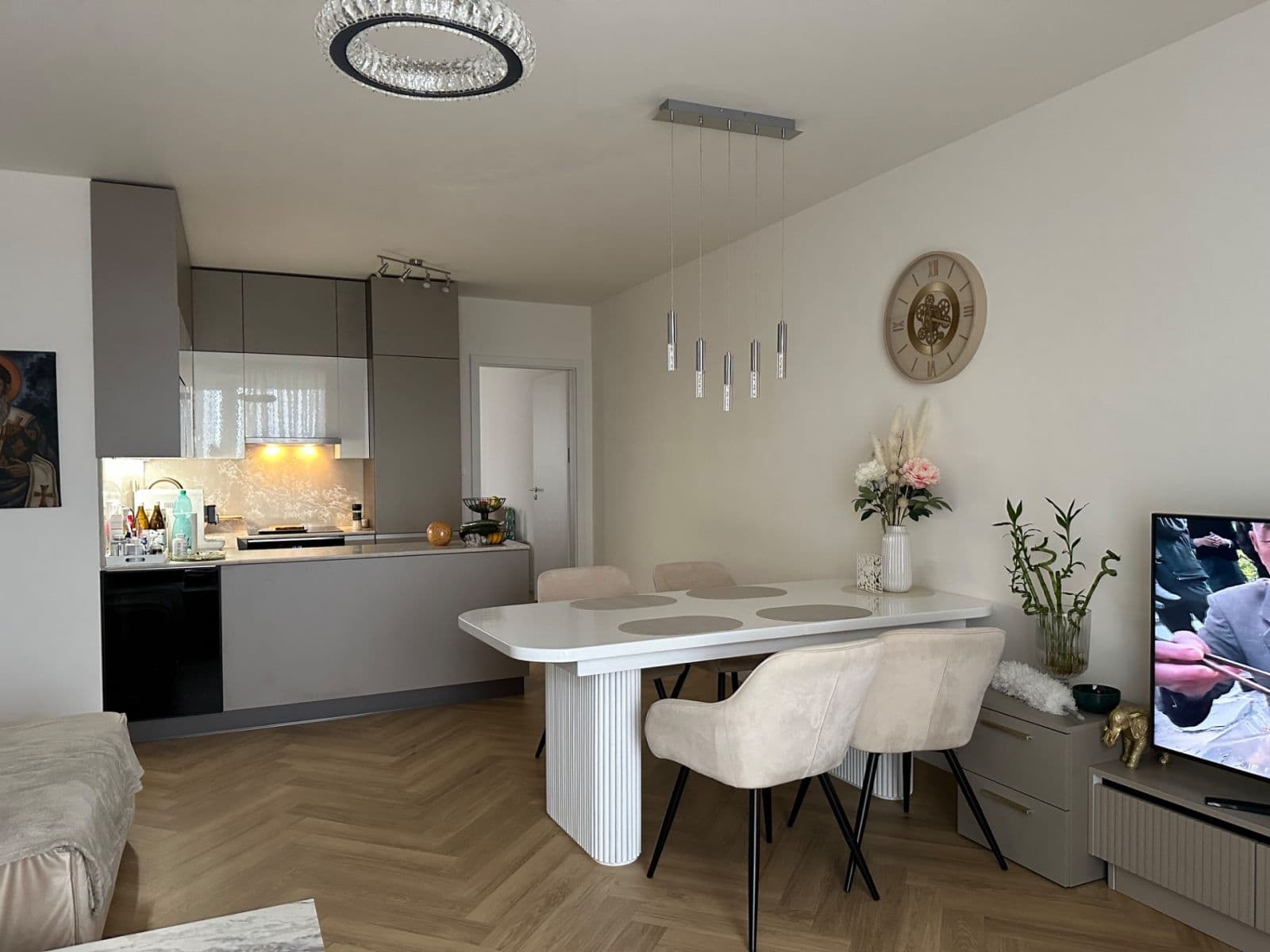 3 bedroom with open-plan kitchen flat for sale, 102 m², Kardausova, Prague, Prague 3 bedroom with open-plan kitchen flat for sale, 102 m², Kardausova, Prague, Prague