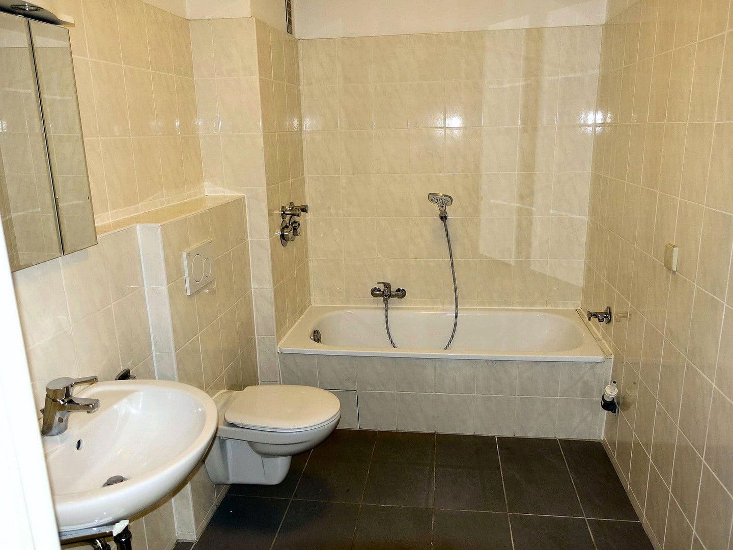 4 bedroom flat to rent, 101 m², Schlachthofstraße 9, Häfen - Bremerhaven, Bremen 4 bedroom flat to rent, 101 m², Schlachthofstraße 9, Häfen - Bremerhaven, Bremen