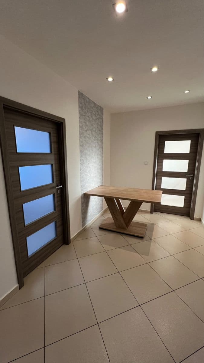 3 bedroom flat to rent, 78 m², Krčínova, České Budějovice, Jihočeský Region 3 bedroom flat to rent, 78 m², Krčínova, České Budějovice, Jihočeský Region