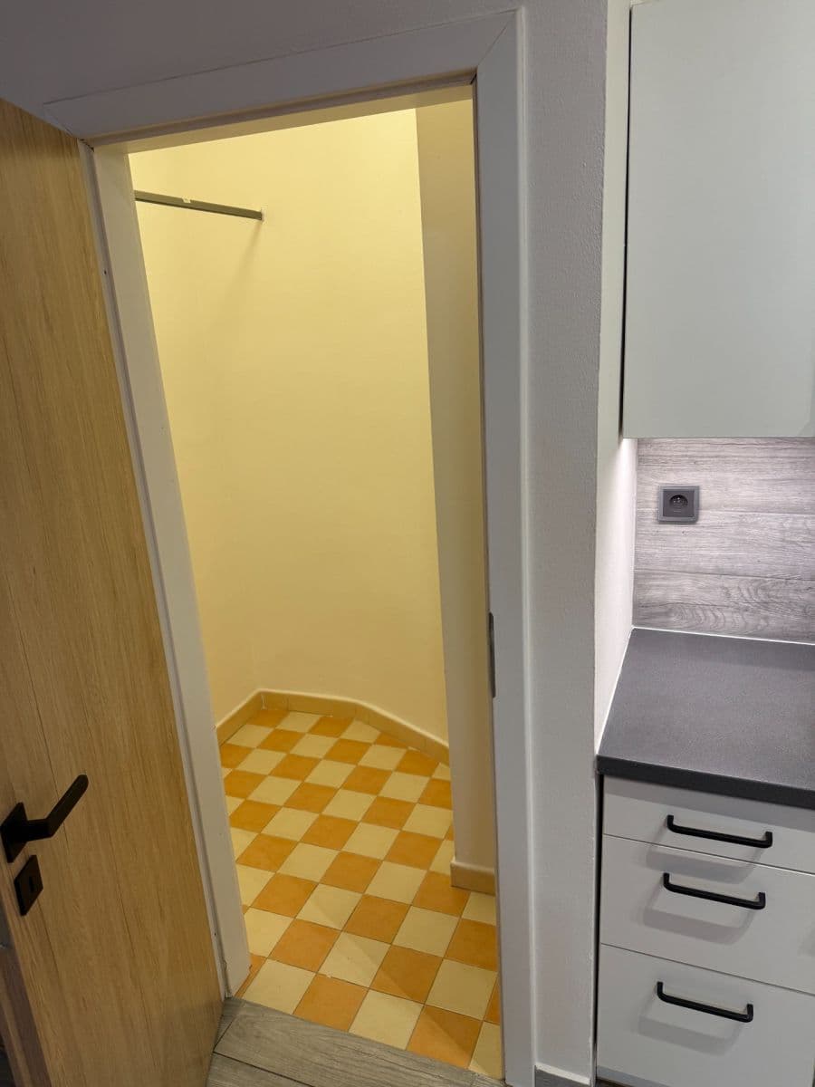 Studio flat to rent, 45 m², Mydlářka, Prague, Prague Studio flat to rent, 45 m², Mydlářka, Prague, Prague