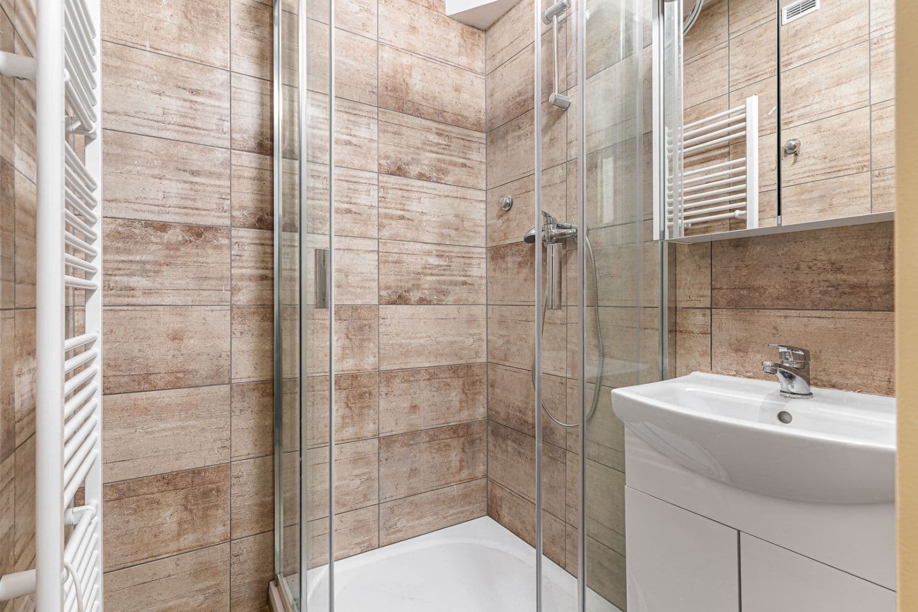 5 bedroom flat to rent, 123 m², Krátká, Prague, Prague 5 bedroom flat to rent, 123 m², Krátká, Prague, Prague