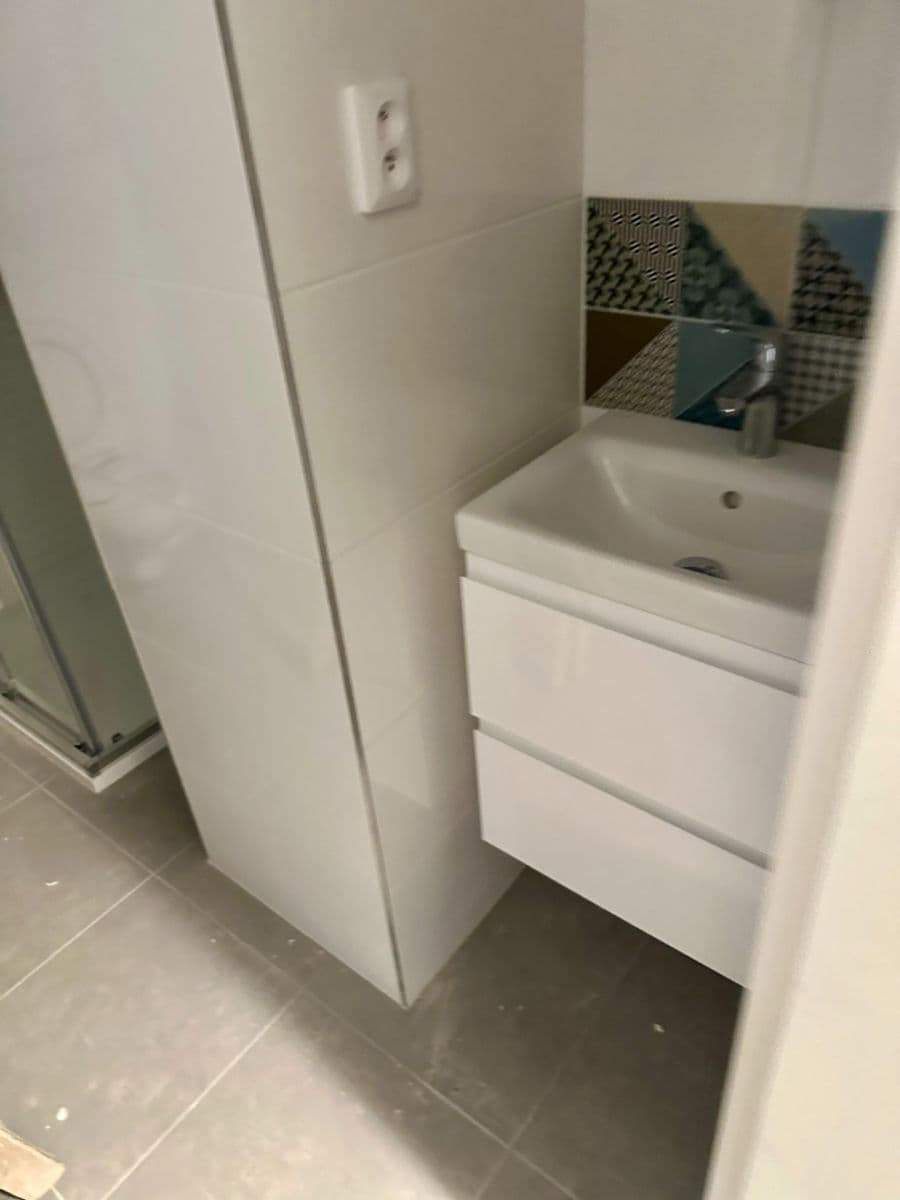 3 bedroom with open-plan kitchen flat to rent, 101 m², U Nádražní lávky, Prague, Prague 3 bedroom with open-plan kitchen flat to rent, 101 m², U Nádražní lávky, Prague, Prague