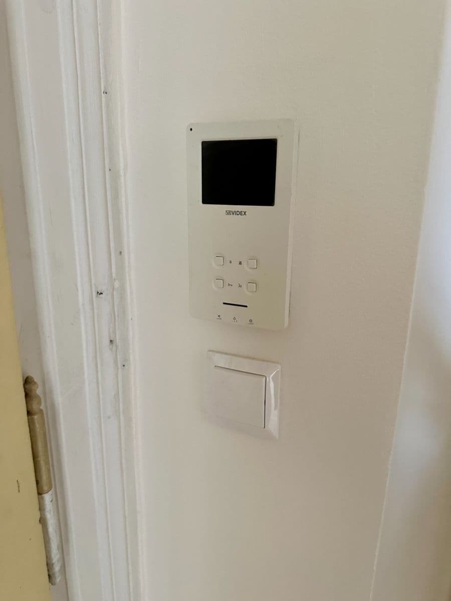 3 bedroom with open-plan kitchen flat to rent, 101 m², U Nádražní lávky, Prague, Prague 3 bedroom with open-plan kitchen flat to rent, 101 m², U Nádražní lávky, Prague, Prague