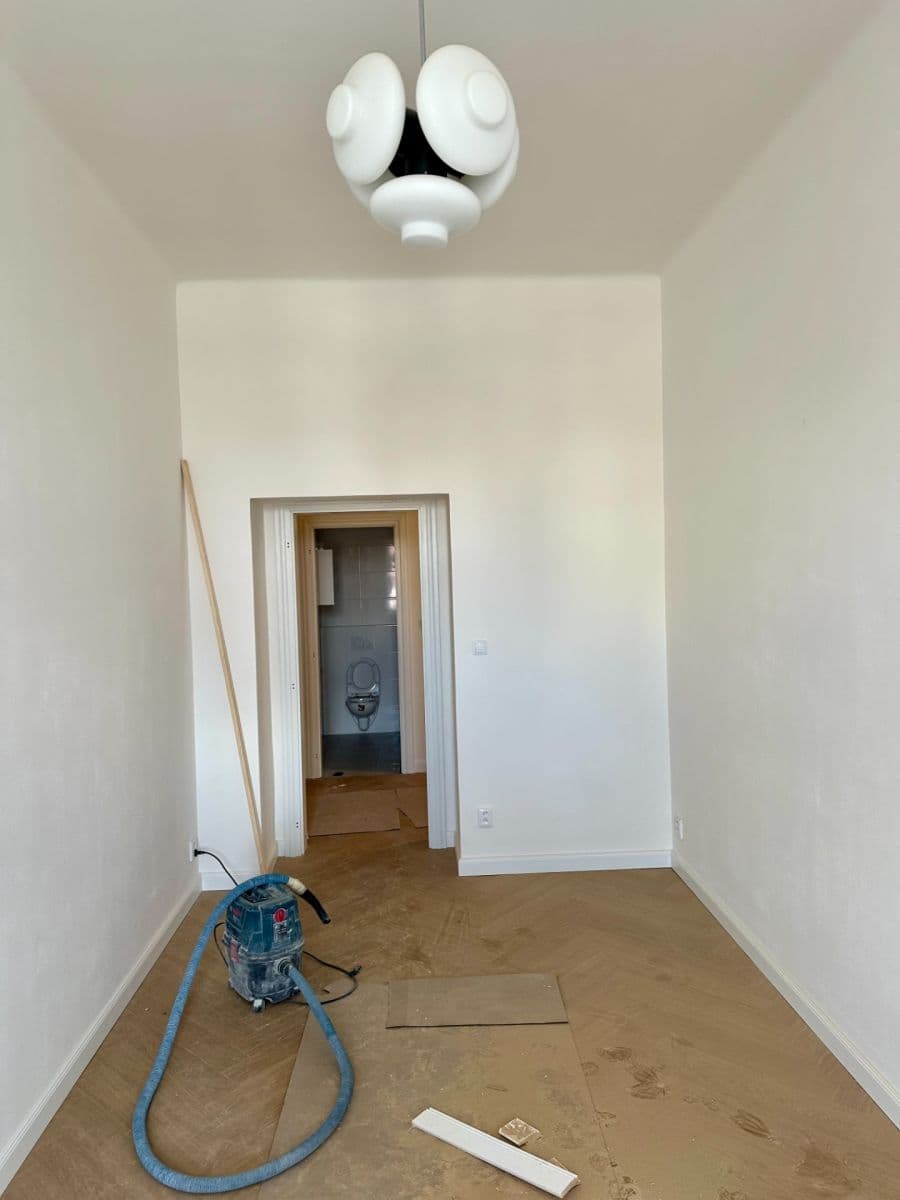 3 bedroom with open-plan kitchen flat to rent, 101 m², U Nádražní lávky, Prague, Prague 3 bedroom with open-plan kitchen flat to rent, 101 m², U Nádražní lávky, Prague, Prague