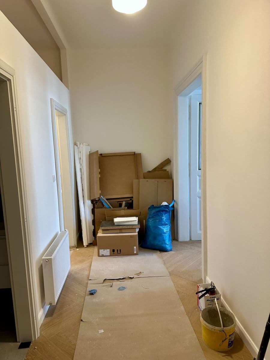 3 bedroom with open-plan kitchen flat to rent, 101 m², U Nádražní lávky, Prague, Prague 3 bedroom with open-plan kitchen flat to rent, 101 m², U Nádražní lávky, Prague, Prague