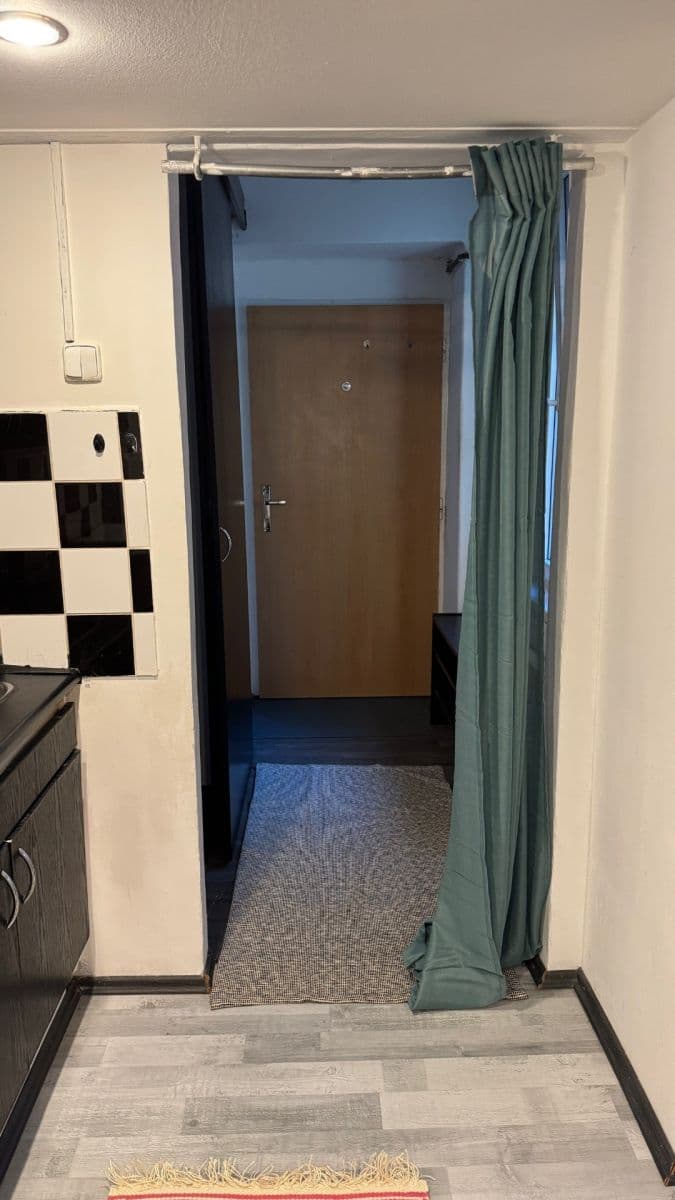 Studio flat to rent, 33 m², Na Břehu, Prague, Prague Studio flat to rent, 33 m², Na Břehu, Prague, Prague