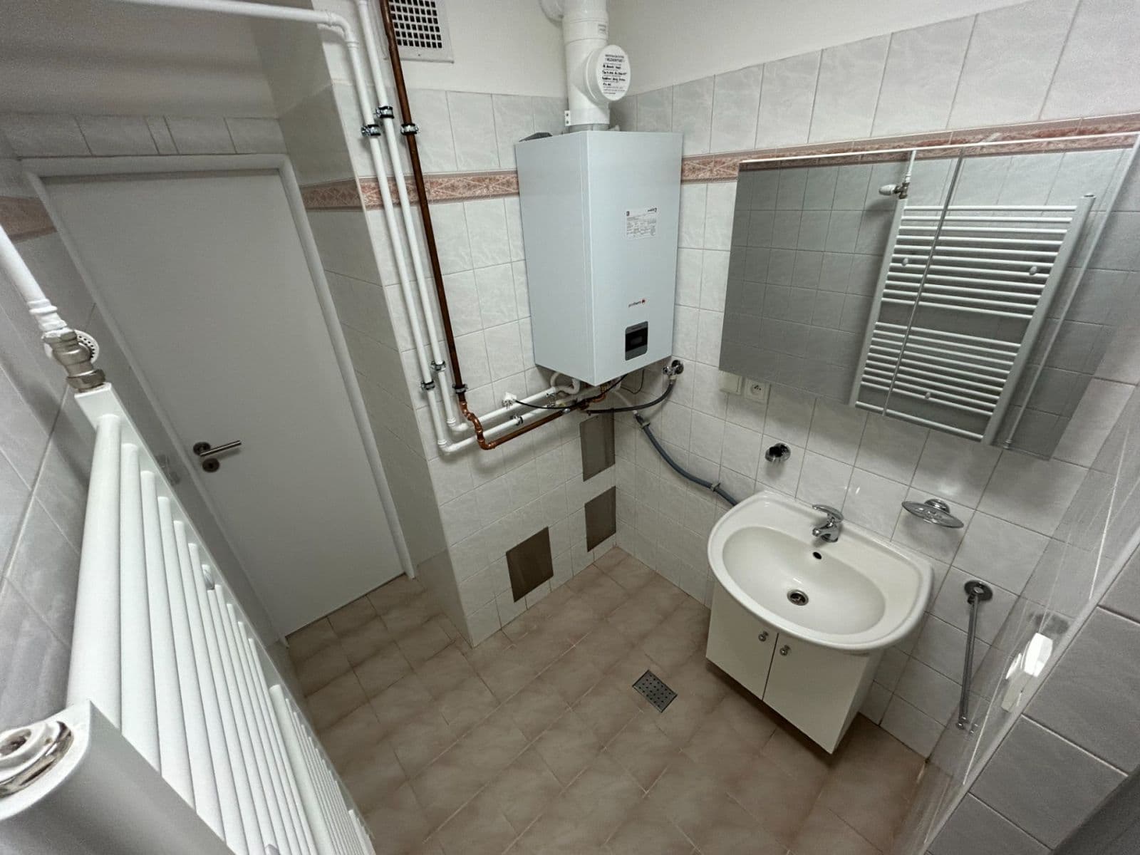 2 bedroom with open-plan kitchen flat to rent, 100 m², Skrýšovská, Pelhřimov, Vysočina Region 2 bedroom with open-plan kitchen flat to rent, 100 m², Skrýšovská, Pelhřimov, Vysočina Region