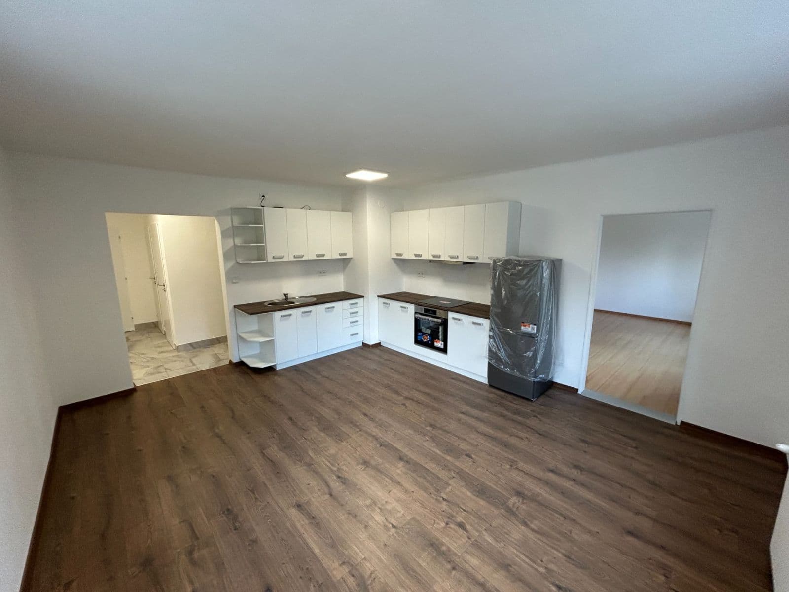 2 bedroom with open-plan kitchen flat to rent, 100 m², Skrýšovská, Pelhřimov, Vysočina Region 2 bedroom with open-plan kitchen flat to rent, 100 m², Skrýšovská, Pelhřimov, Vysočina Region