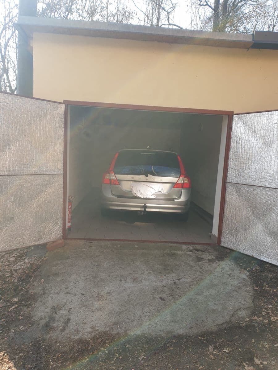 garage for sale, 15 m², Příkopní, Karlovy Vary, Karlovarský Region garage for sale, 15 m², Příkopní, Karlovy Vary, Karlovarský Region