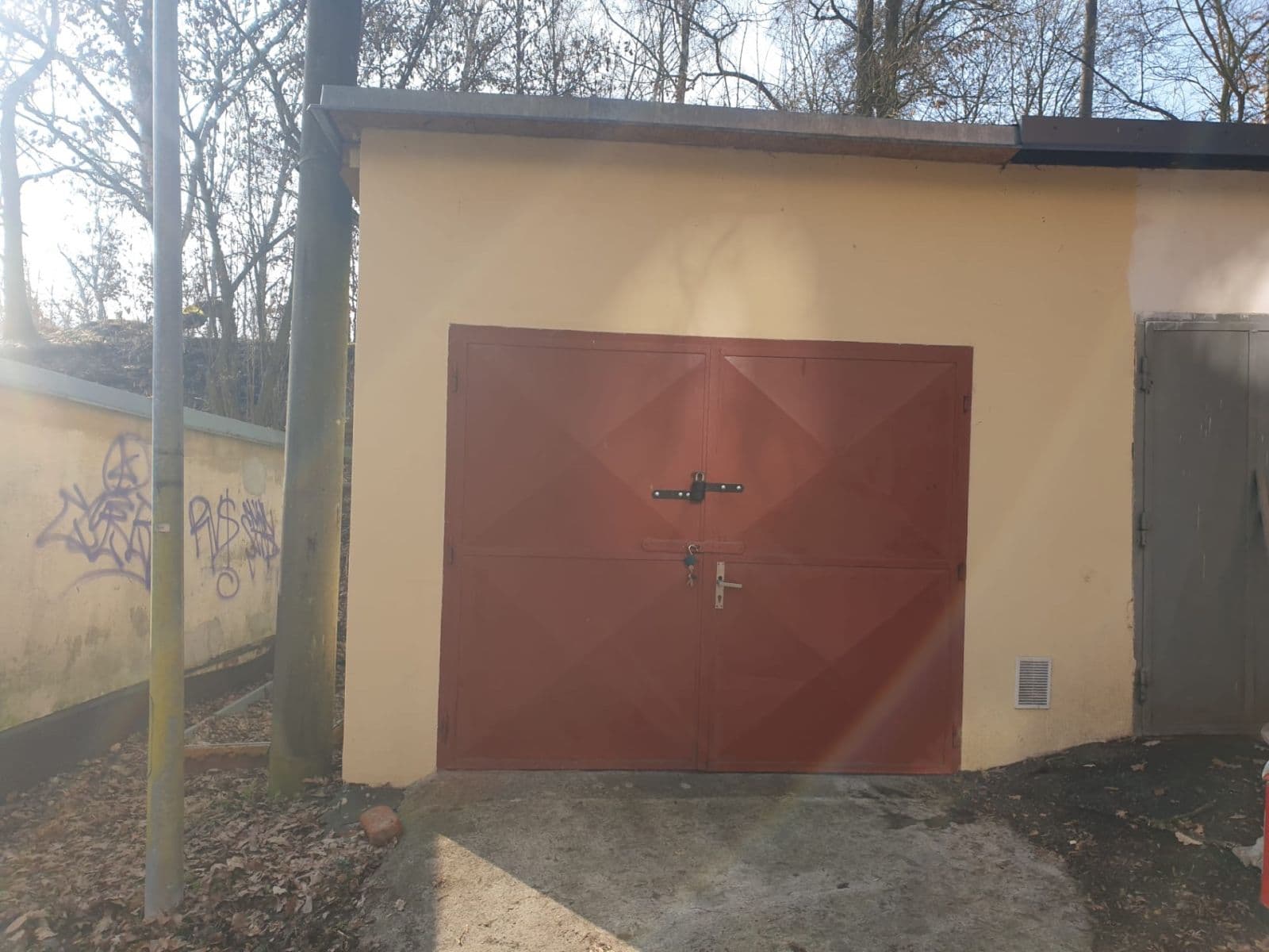 garage for sale, 15 m², Příkopní, Karlovy Vary, Karlovarský Region garage for sale, 15 m², Příkopní, Karlovy Vary, Karlovarský Region