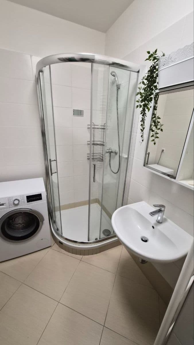 Studio flat to rent, 38 m², Štanderova, Prague, Prague Studio flat to rent, 38 m², Štanderova, Prague, Prague