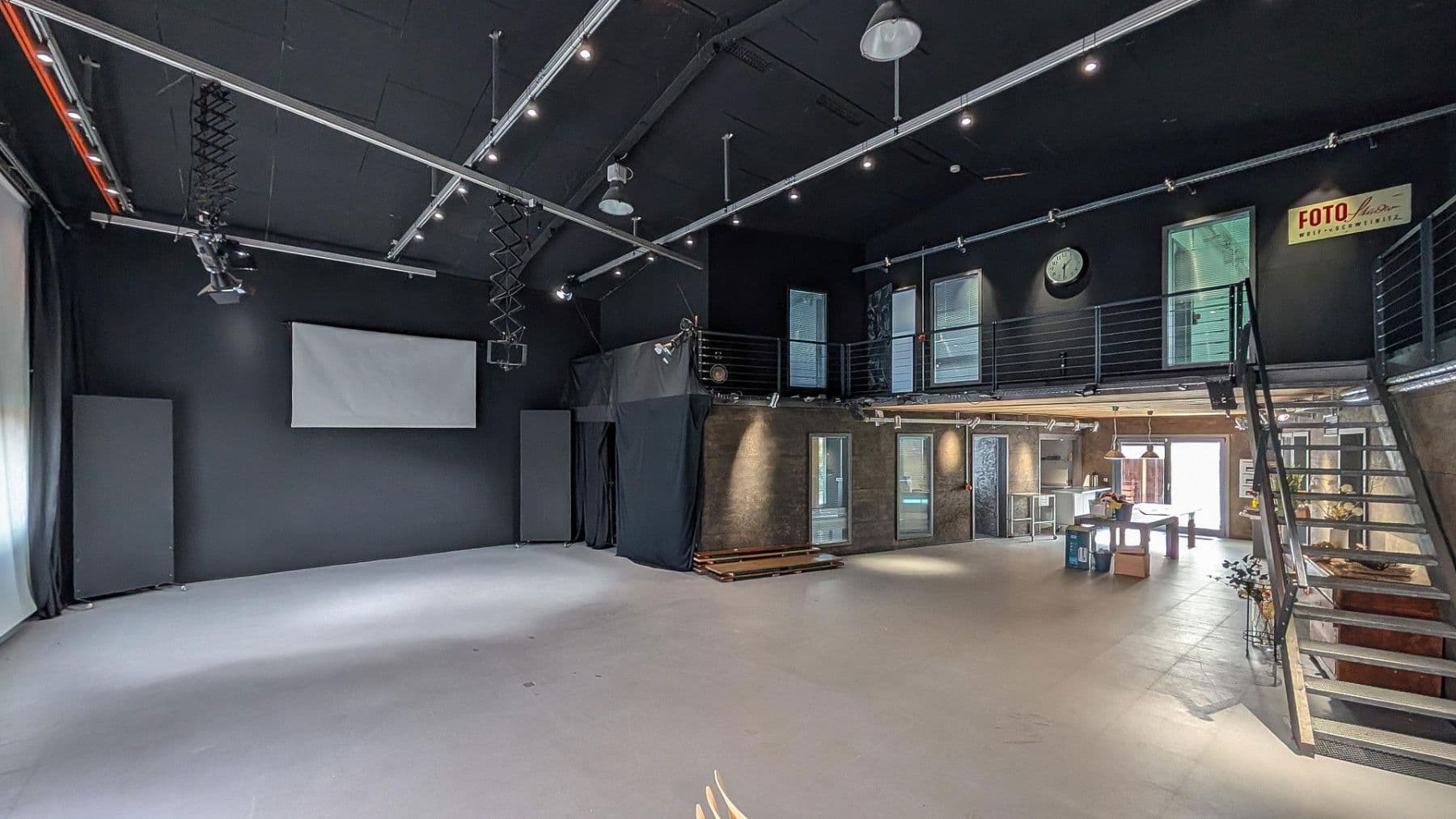 non-residential property to rent, 395 m², Daimlerstraße 14, Taunusstein, Hesse non-residential property to rent, 395 m², Daimlerstraße 14, Taunusstein, Hesse