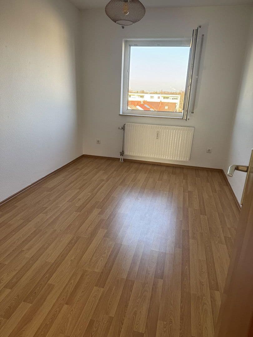 3 bedroom flat to rent, 90 m², Friedrich-Naumann Straße 17, Ludwigshafen am Rhein, Rhineland-Palatinate 3 bedroom flat to rent, 90 m², Friedrich-Naumann Straße 17, Ludwigshafen am Rhein, Rhineland-Palatinate
