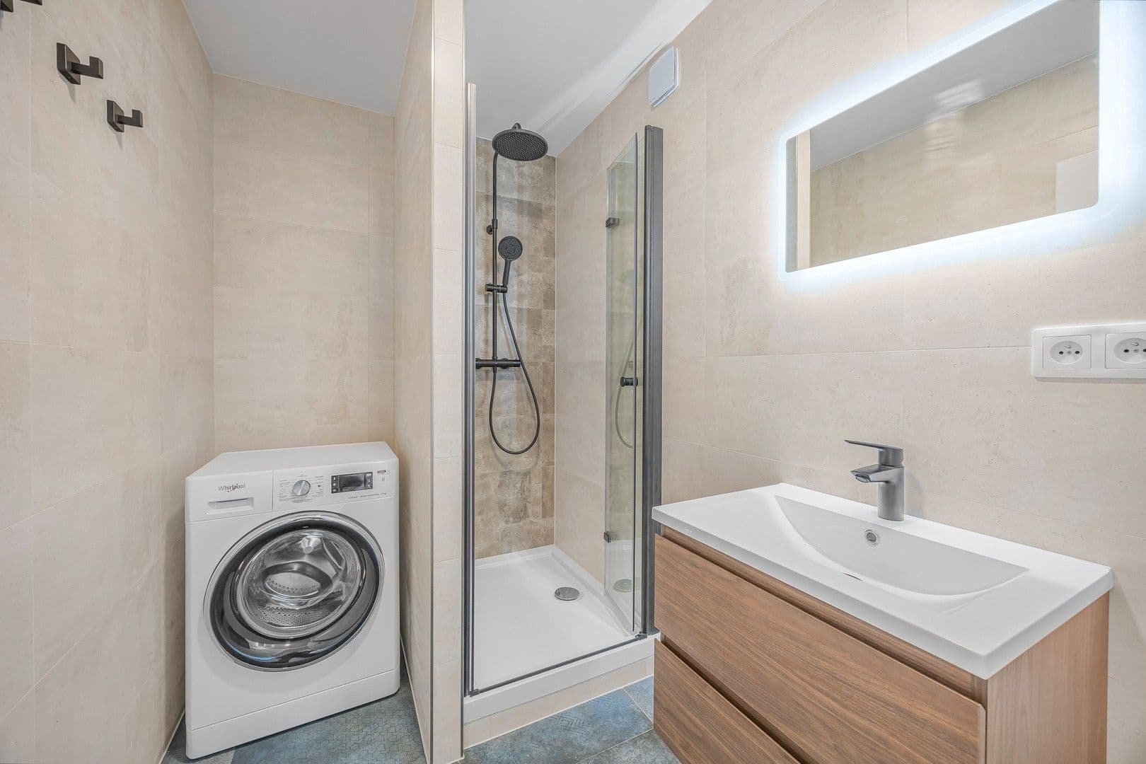 3 bedroom flat to rent, 72 m², Šiškova, Prague, Prague 3 bedroom flat to rent, 72 m², Šiškova, Prague, Prague