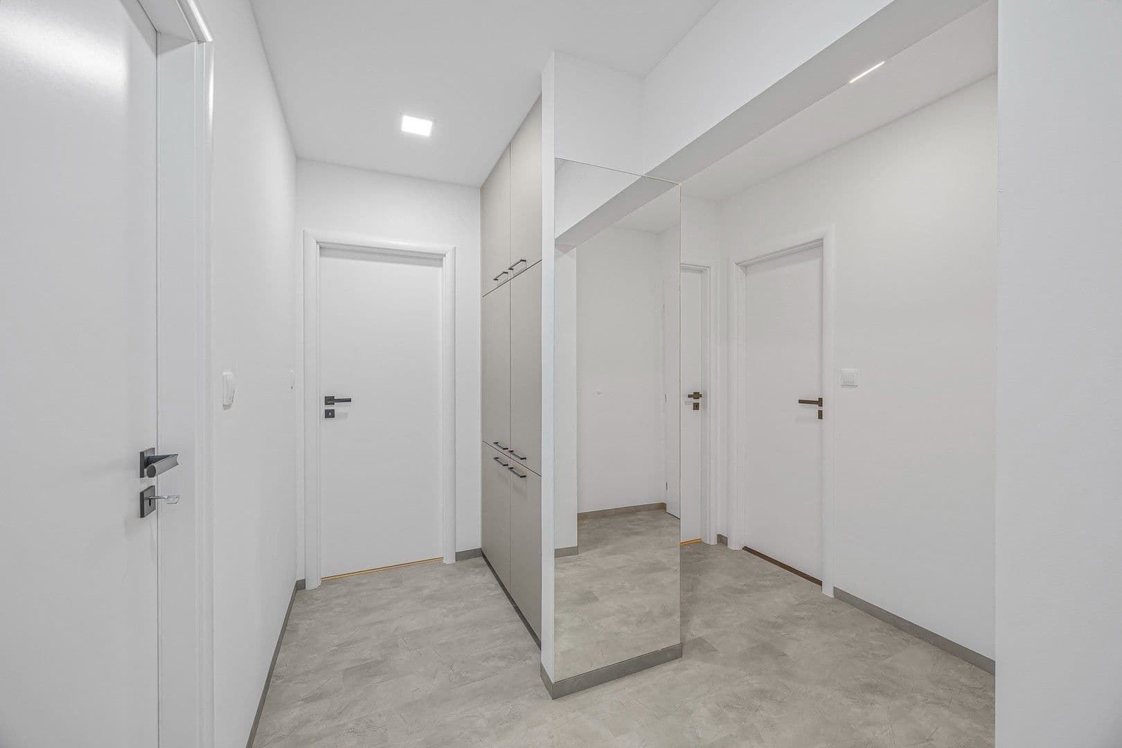 3 bedroom flat to rent, 72 m², Šiškova, Prague, Prague 3 bedroom flat to rent, 72 m², Šiškova, Prague, Prague