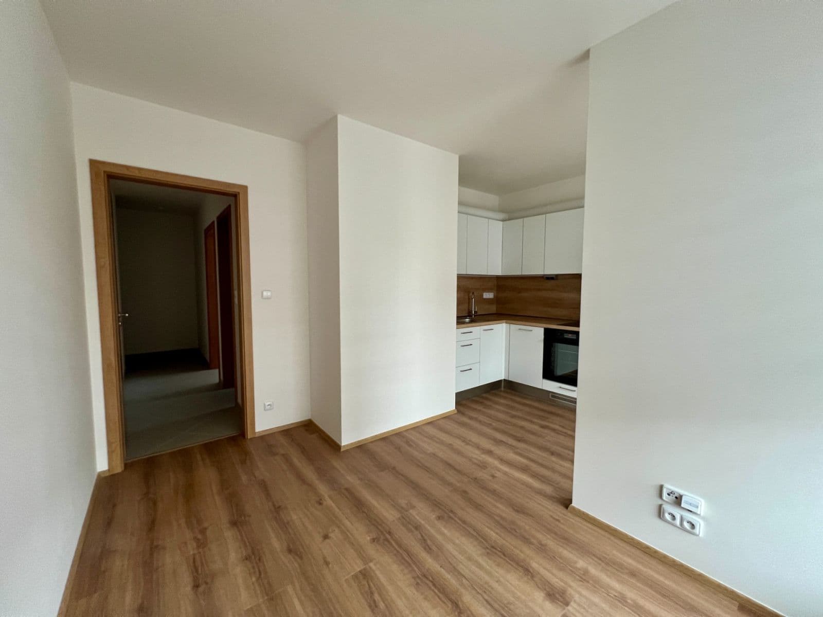 1 bedroom with open-plan kitchen flat to rent, 40 m², Nádražní, Kralupy nad Vltavou, Středočeský Region 1 bedroom with open-plan kitchen flat to rent, 40 m², Nádražní, Kralupy nad Vltavou, Středočeský Region