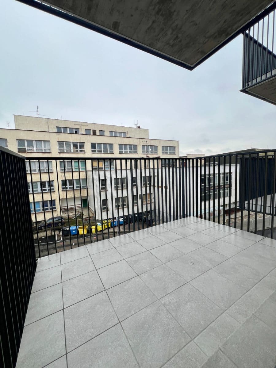 1 bedroom with open-plan kitchen flat to rent, 40 m², Nádražní, Kralupy nad Vltavou, Středočeský Region 1 bedroom with open-plan kitchen flat to rent, 40 m², Nádražní, Kralupy nad Vltavou, Středočeský Region