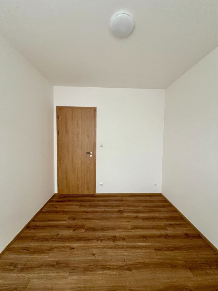 1 bedroom with open-plan kitchen flat to rent, 40 m², Nádražní, Kralupy nad Vltavou, Středočeský Region 1 bedroom with open-plan kitchen flat to rent, 40 m², Nádražní, Kralupy nad Vltavou, Středočeský Region