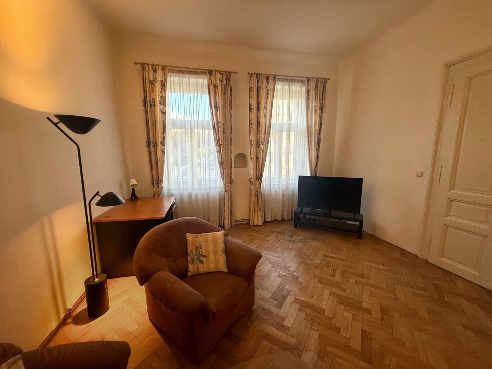 3 bedroom flat to rent, 103 m², Pod Karlovem, Prague, Prague 3 bedroom flat to rent, 103 m², Pod Karlovem, Prague, Prague