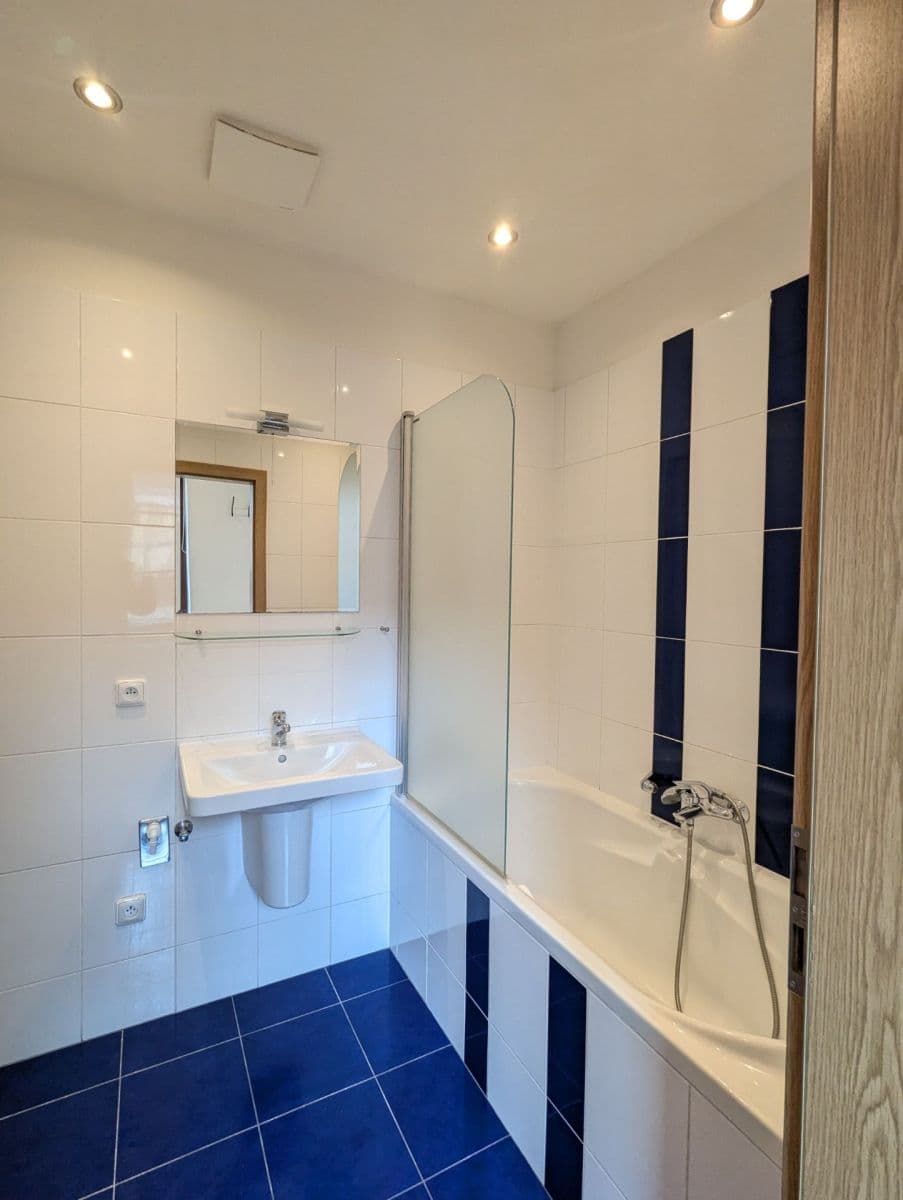 2 bedroom with open-plan kitchen flat to rent, 85 m², Lidická, Prague, Prague 2 bedroom with open-plan kitchen flat to rent, 85 m², Lidická, Prague, Prague