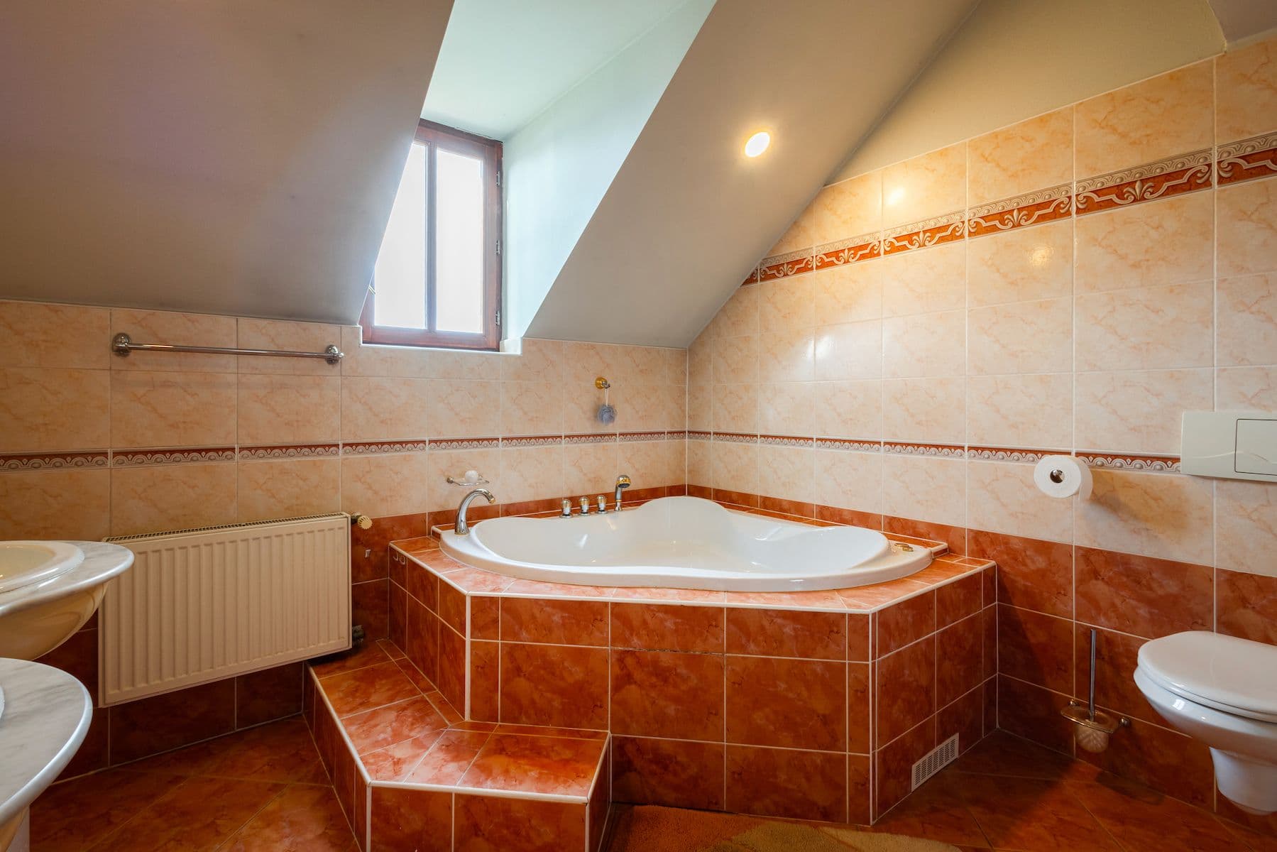 house for sale, 378 m², Poděbradova, Chomutov, Ústecký Region house for sale, 378 m², Poděbradova, Chomutov, Ústecký Region