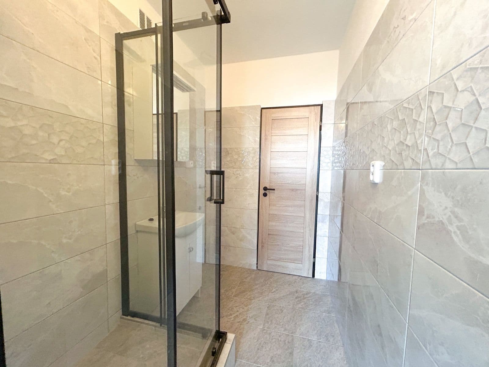 3 bedroom flat to rent, 68 m², Šiškova, Prague, Prague 3 bedroom flat to rent, 68 m², Šiškova, Prague, Prague