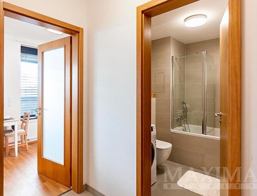 Studio flat for sale, 40 m², Argentinská, Prague, Prague Studio flat for sale, 40 m², Argentinská, Prague, Prague