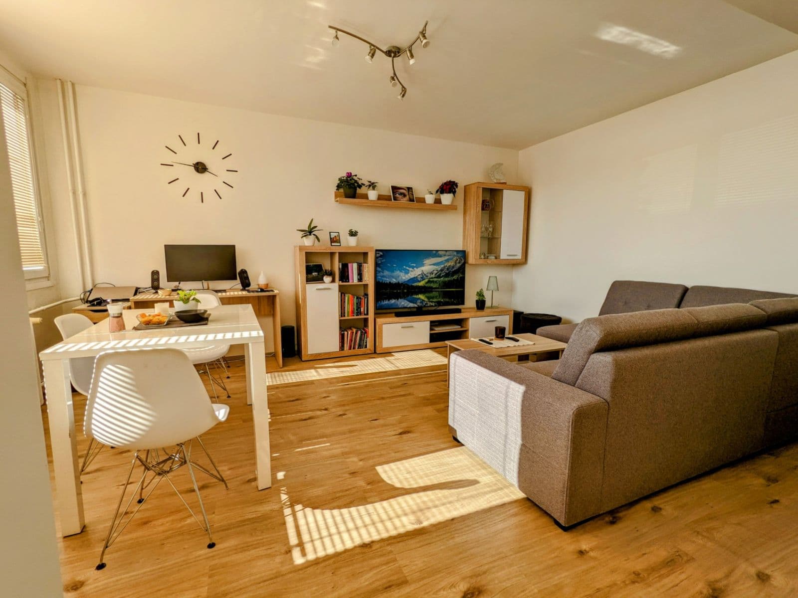 1 bedroom with open-plan kitchen flat to rent, 54 m², Masarykova, Roztoky, Středočeský Region 1 bedroom with open-plan kitchen flat to rent, 54 m², Masarykova, Roztoky, Středočeský Region