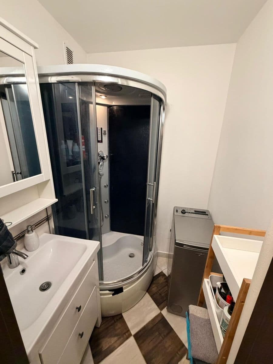 1 bedroom with open-plan kitchen flat to rent, 54 m², Masarykova, Roztoky, Středočeský Region 1 bedroom with open-plan kitchen flat to rent, 54 m², Masarykova, Roztoky, Středočeský Region