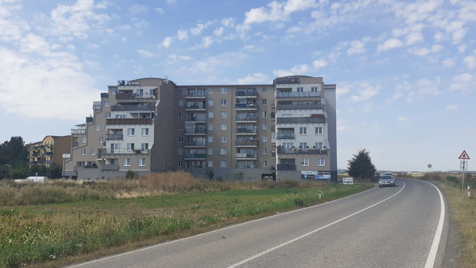 1 bedroom with open-plan kitchen flat to rent, 43 m², V Honech, Klecany, Středočeský Region 1 bedroom with open-plan kitchen flat to rent, 43 m², V Honech, Klecany, Středočeský Region